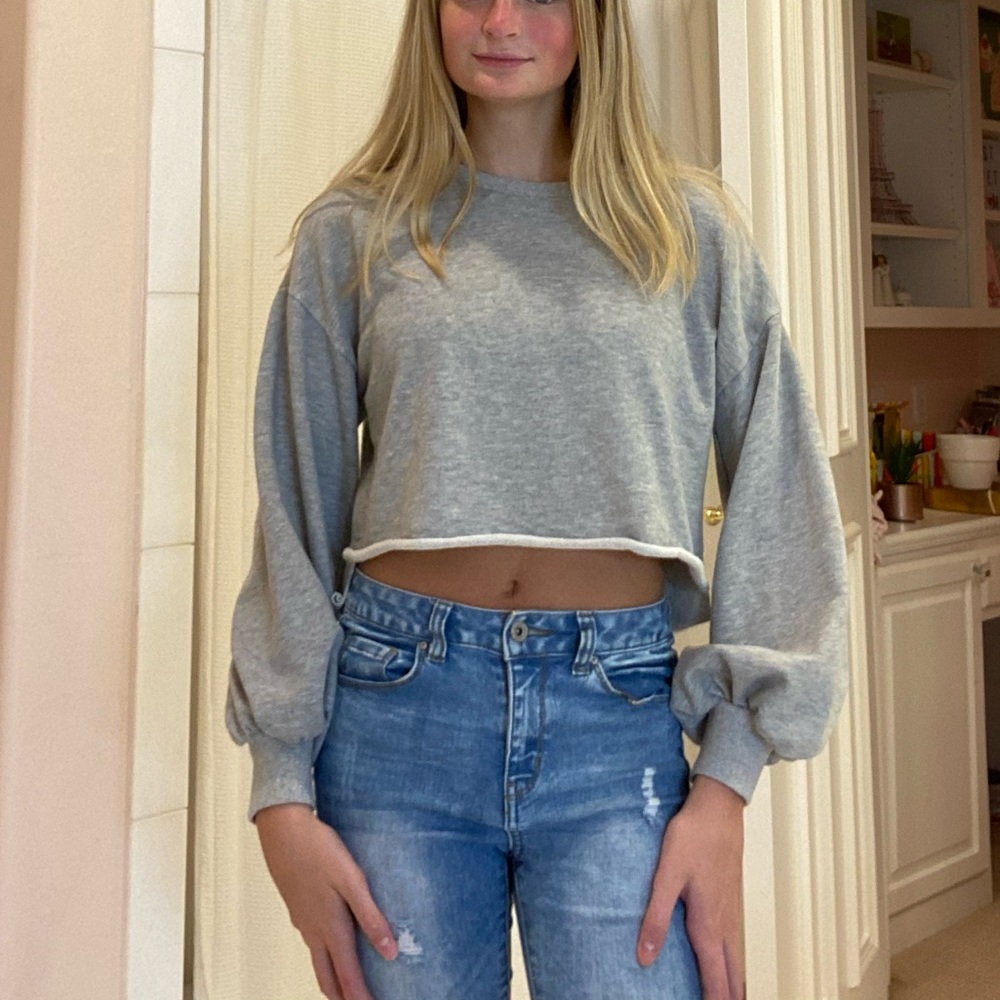 Cropped gray pullover - Picture 2 of 4